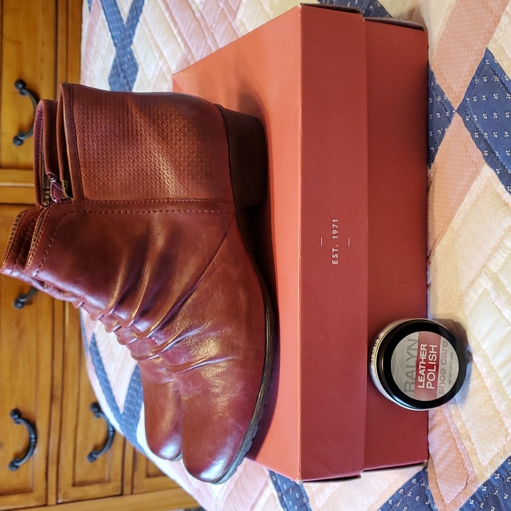 Rockport Red Booties
